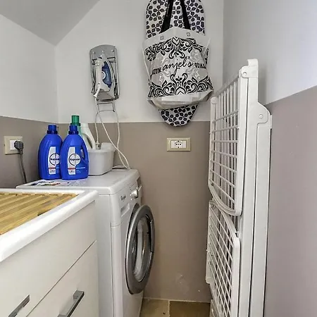 Sleeps 4 Air Con Wifi *