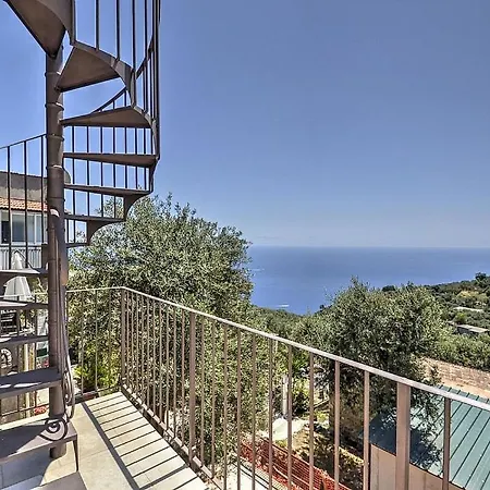 Sleeps 4 Air Con Wifi * Torca